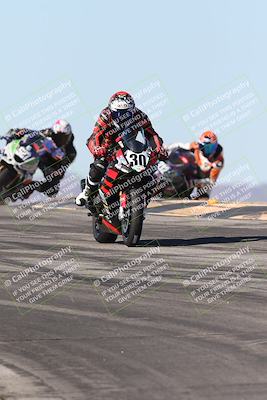 media/Dec-07-2025-CVMA (Sun) [[3e7d2de5dc]]/Race 7-Formula Lightweight Twins Shootout/